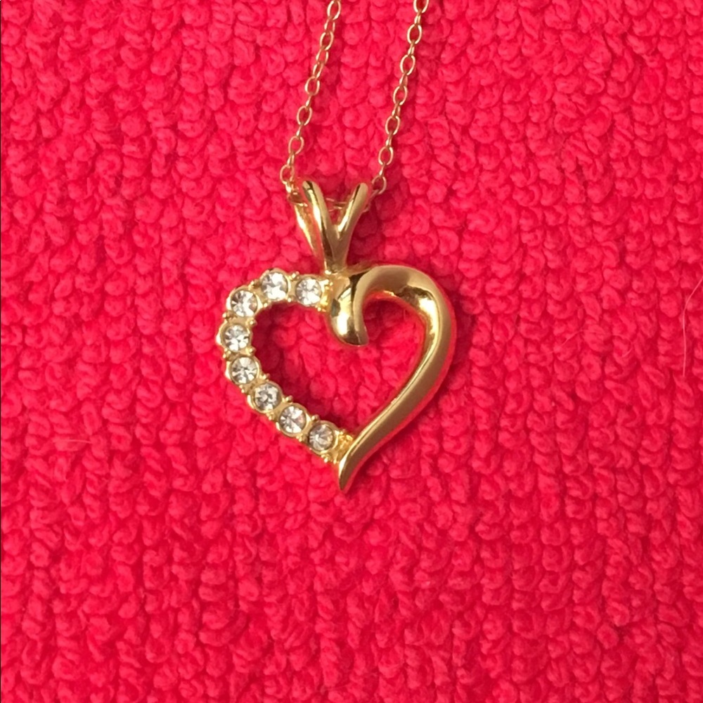 NIB*Gold heart shaped pendant w/ 8 CZ’s